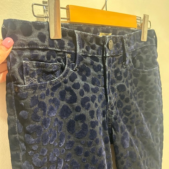 True Religion Size 26 Halle mid rise Super Skinny Leopard Flock Jeans Blue - Picture 3 of 8